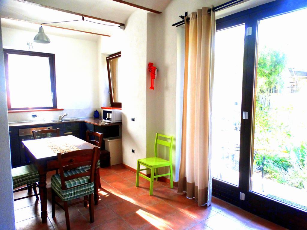 Agriturismo Casa De Colores Moretta Bagian luar foto