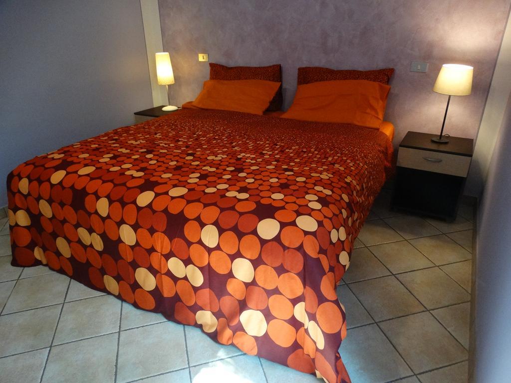 Agriturismo Casa De Colores Moretta Bagian luar foto