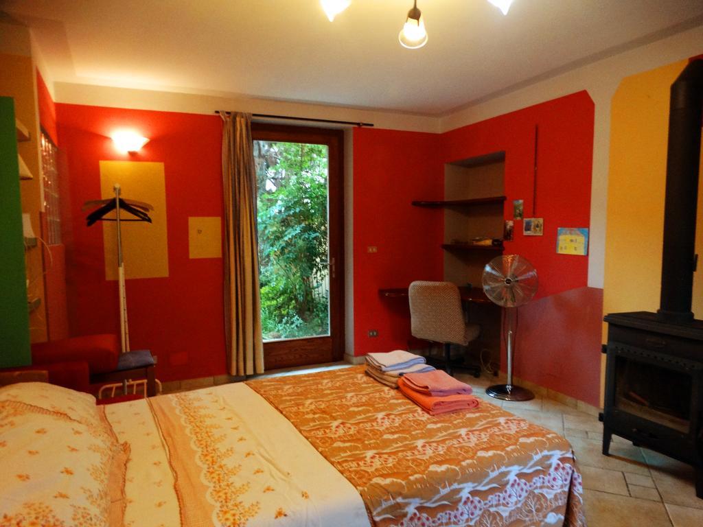 Agriturismo Casa De Colores Moretta Bagian luar foto